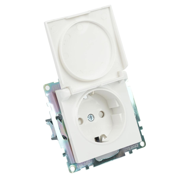 Розетка 2P+PE Stekker Катрин со шторками крышкой белый GLS16-7112-01 39302