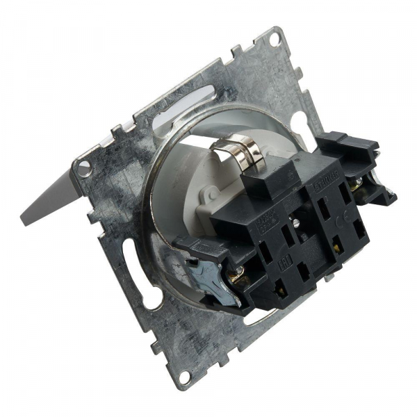 Розетка 2P+PE Stekker Катрин со шторками крышкой серебро GLS16-7112-03 39580 Розетка 2P+PE Stekker Катрин со шторками крышкой серебро GLS16-7112-03 39580