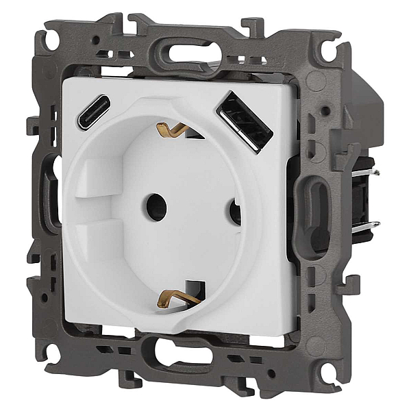 Розетка ЭРА Серия 12 12-4108-01М 2P+E 16A-250В со шторками с USB type-A+C 5В-3А белый матовый Б0067711