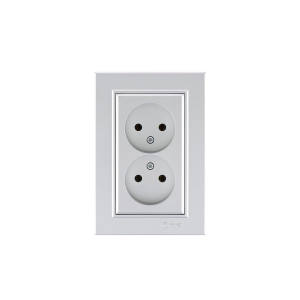 Розетка Makel 2-м СП Karea 10А IP20 б/з сереб. 56065017