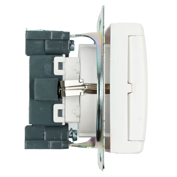 Розетка 2P+PE Stekker Катрин со шторками крышкой белый GLS16-7112-01 39302