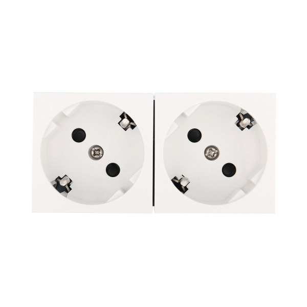 Розетка LK Studio двойная с з/к и защитными шторками, 16 А, 250 В, под углом 45 градусов (белый) LK45 851704-1