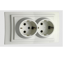 Розетка 2К+З двойная Mono Electric Despina/ Larissa 16A 250V винтовое подключение белый 500-001904-120