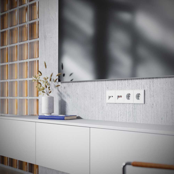 Розетка телевизионная встраиваемая Voltum S70 TV+RJ45 кат. 6 белый матовый VLS060702