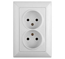 Розетка двойная ЭРА Intro Solo 2х2P 16A 250V белый 4-204-01 Б0043326