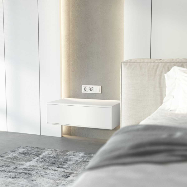 Розетка Werkel Hammer с заземлением и шторками белый W1271101 4690389162817