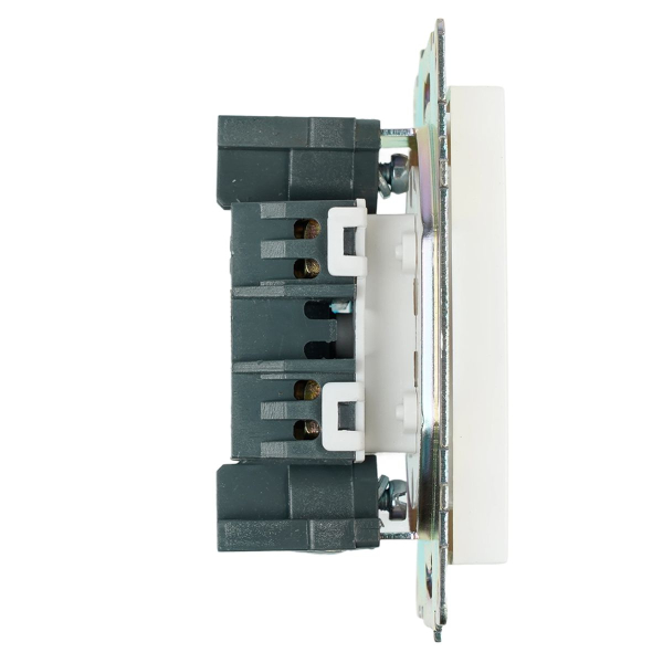 Розетка 2P Stekker Катрин со шторками белый GLS10-7109-01 39303