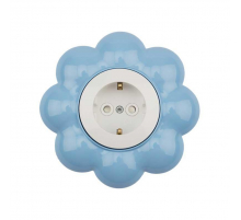 Розетка одноместная KRANZ HAPPY Цветок скрытой установки, с заземлением и защитными шторками, белая/голубая KR-78-0628