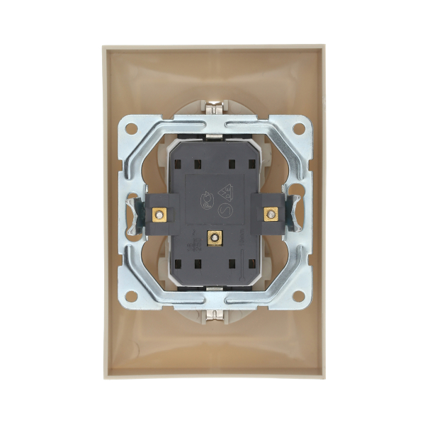 Розетка LK Studio двойная прямая с з/к, со шторками (бежевый) LK60 863701-1