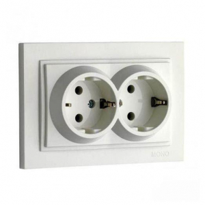 Розетка 2К+З двойная Mono Electric Despina 16A 250V винтовое подключение слоновая кость 102-010004-120
