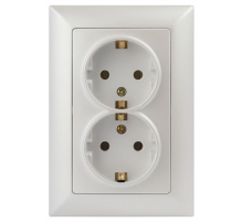 Розетка двойная ЭРА Intro Solo Schuko 2X2P+E 16A 250V перламутровый 4-205-06 Б0053678