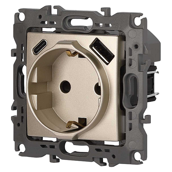 Розетка ЭРА Серия 12 12-4108-04 2P+E 16A-250В со шторками с USB type-A+C 5В-3А шампань Б0067727