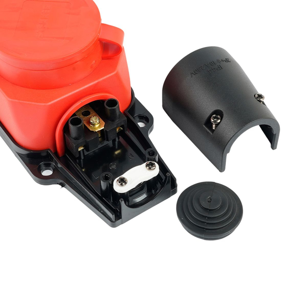 Розетка переносная 4-местная 2P+PE Stekker Одри с крышкой красный RST16-24-44-3 49400