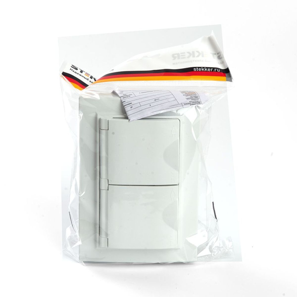 Розетка 2-местная 2P+PE Stekker Эрна с крышкой белый PST16-9015-01 49139