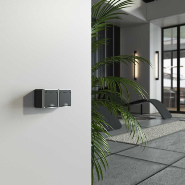 W5071234/ Розетка влагозащ. с зазем. с защит. крышкой и шторками Gallant (черный с серебром)