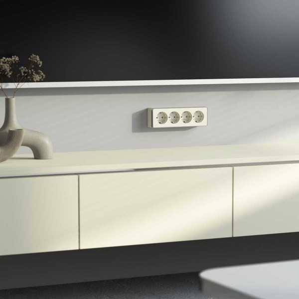 Розетка четверная с заземлением и шторками Gallant Werkel a071253