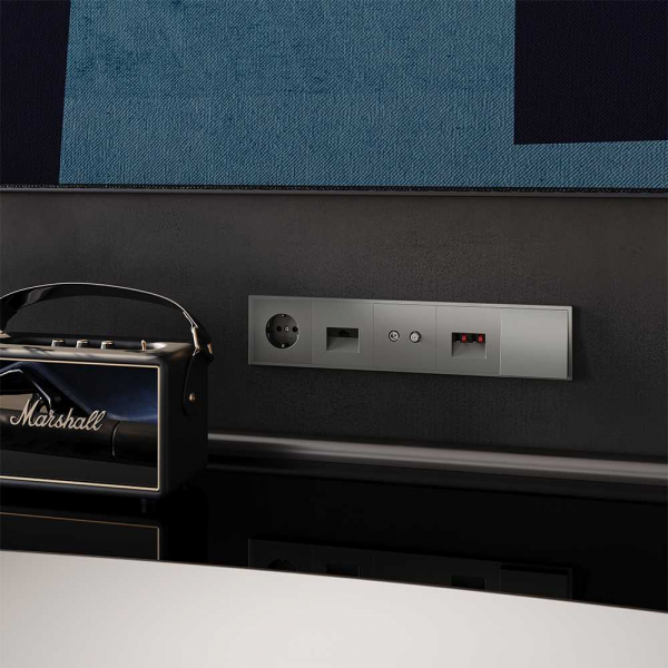 Розетка компьютерная встраиваемая Voltum S70 RJ45 кат.6, (титан) VLS060106