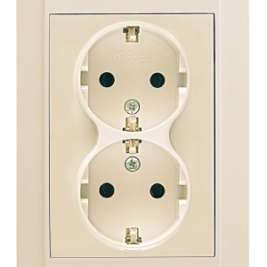 Розетка Makel 2-м СП Defne 16А IP20 с/з крем. 42010057
