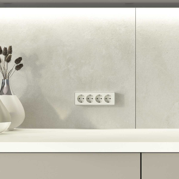 Розетка четверная с заземлением и шторками Gallant Werkel a071253