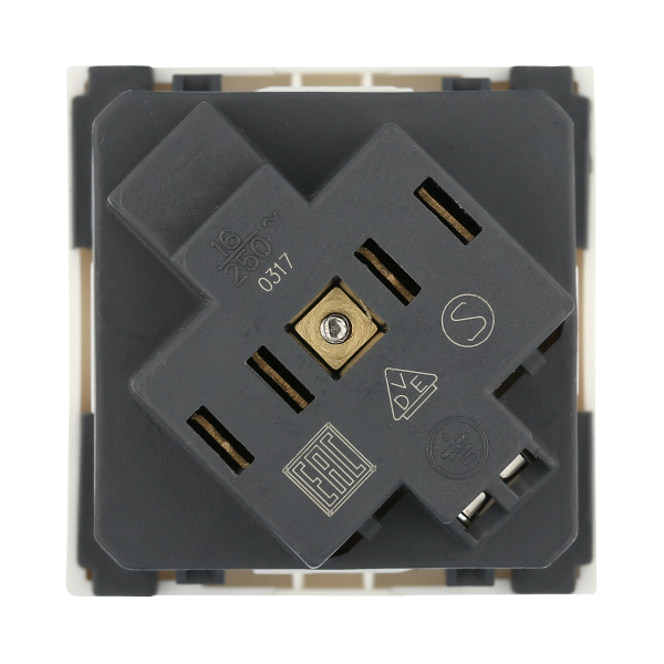 Розетка LK Studio с заземляющими контактами, с защитными шторками, 16 А, 250 В, под углом 45 градусов (белый) LK45 851204-1