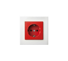 Розетка 2P+E Liregus Epsilon со шторками красный 28-0164
