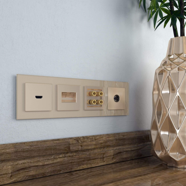 Акустическая розетка Werkel х4 шампань W1185011 4690389157523