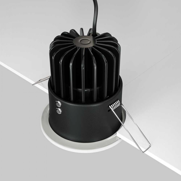 Встраиваемый светодиодный светильник Maytoni Zoom DL034-2-L12W Встраиваемый светодиодный светильник Maytoni Zoom DL034-2-L12W