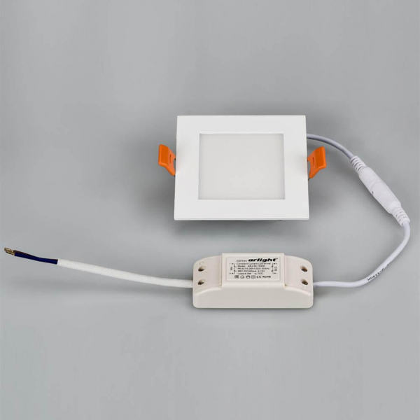Встраиваемый светодиодный светильник Arlight DL-93x93M-5W Day White 020122 Встраиваемый светодиодный светильник Arlight DL-93x93M-5W Day White 020122