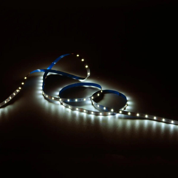 Светодиодная лента Gauss 4,8W/m 60LED/m 2835SMD теплый белый 5M BT005 Светодиодная лента Gauss 4,8W/m 60LED/m 2835SMD теплый белый 5M BT005