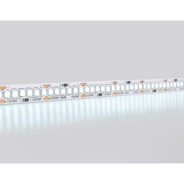 Светодиодная лента Ambrella Light 20W/m 240LED/m 2835SMD холодный белый 5M GS3403 Светодиодная лента Ambrella Light 20W/m 240LED/m 2835SMD холодный белый 5M GS3403