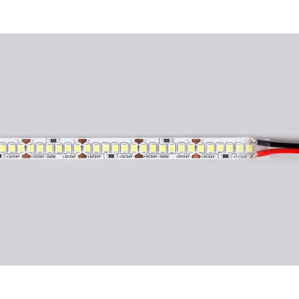 Светодиодная лента Ambrella Light 20W/m 240LED/m 2835SMD холодный белый 5M GS3403 Светодиодная лента Ambrella Light 20W/m 240LED/m 2835SMD холодный белый 5M GS3403