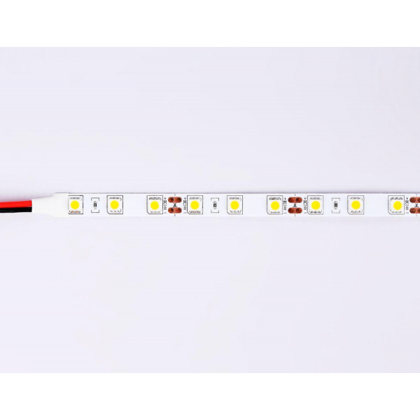 Светодиодная лента Ambrella Light 14,4W/m 60LED/m 5050SMD дневной белый 5M GS4002 Светодиодная лента Ambrella Light 14,4W/m 60LED/m 5050SMD дневной белый 5M GS4002