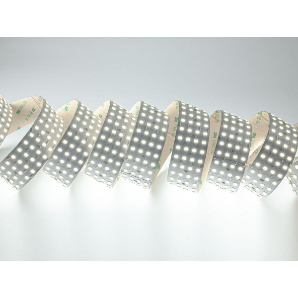 Светодиодная лента LEDS POWER четырехрядная 2835 448/м (47Вт/м) 24В холодная, серия ПРО200 009124 Светодиодная лента LEDS POWER четырехрядная 2835 448/м (47Вт/м) 24В холодная, серия ПРО200 009124