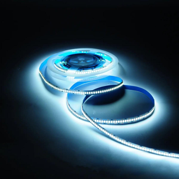 Светодиодная лента Gauss 14,4W/m 240LED/m 2835SMD нейтральный белый 5M BT086 Светодиодная лента Gauss 14,4W/m 240LED/m 2835SMD нейтральный белый 5M BT086