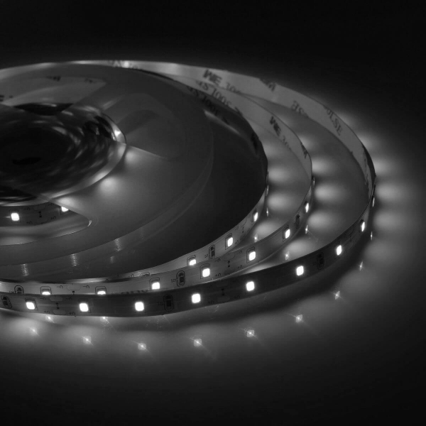 Светодиодная лента Apeyron 4,8W/m 60Led/m 3528SMD дневной белый 5M 00-142 Светодиодная лента Apeyron 4,8W/m 60Led/m 3528SMD дневной белый 5M 00-142