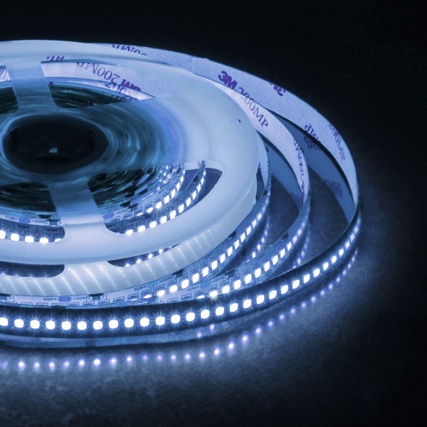 Светодиодная лента Apeyron 26W/m 240LED/m 2835SMD холодный белый 5M 00-302 Светодиодная лента Apeyron 26W/m 240LED/m 2835SMD холодный белый 5M 00-302