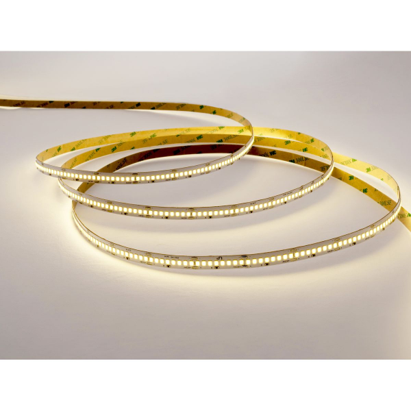 Светодиодная лента LEDS POWER 2835 240/м (22Вт/м) 24В теплая 30м/кат, серия ПРО140 005928 Светодиодная лента LEDS POWER 2835 240/м (22Вт/м) 24В теплая 30м/кат, серия ПРО140 005928