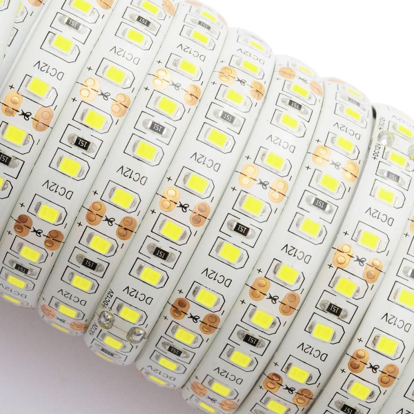 Светодиодная влагозащищенная лента OGM 9,6W/m 120LED/m 2835SMD холодный белый 5M LSE-151 Светодиодная влагозащищенная лента OGM 9,6W/m 120LED/m 2835SMD холодный белый 5M LSE-151
