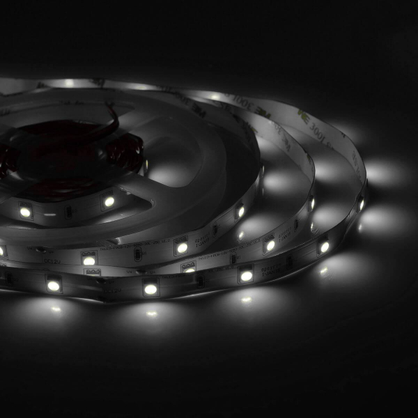 Светодиодная лента Apeyron 7,2W/m 30Led/m 5050SMD дневной белый 5M 00-149 Светодиодная лента Apeyron 7,2W/m 30Led/m 5050SMD дневной белый 5M 00-149