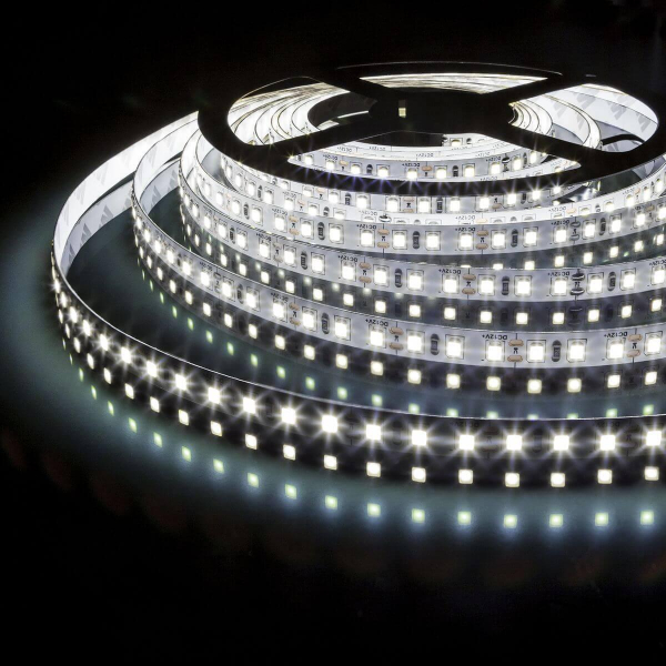 Светодиодная лента Elektrostandard 9,6W/m 120LED/m 2835SMD холодный белый 5M a052961 Светодиодная лента Elektrostandard 9,6W/m 120LED/m 2835SMD холодный белый 5M a052961