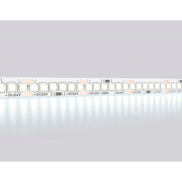 Светодиодная лента Ambrella Light 22W/m 240LED/m 2835SMD холодный белый 5M GS3503 Светодиодная лента Ambrella Light 22W/m 240LED/m 2835SMD холодный белый 5M GS3503