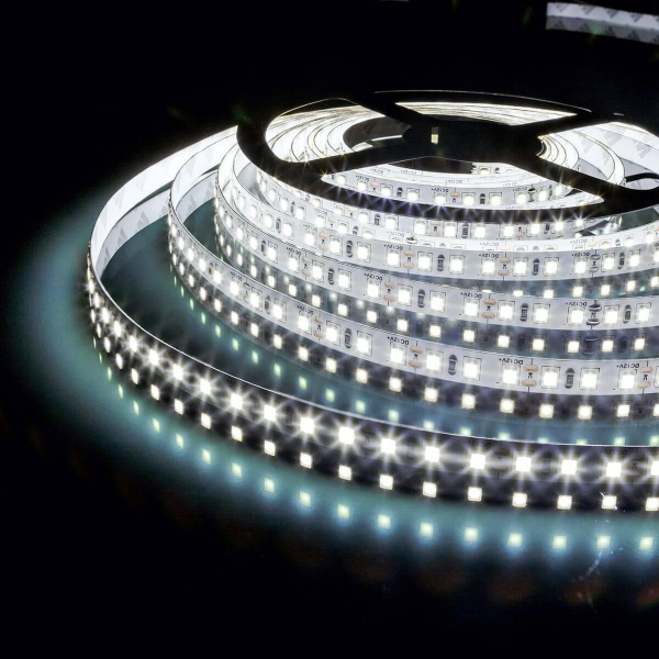 Светодиодная влагозащищенная лента Elektrostandard 9,6W/m 120LED/m 2835SMD холодный белый 5M a052851 Светодиодная влагозащищенная лента Elektrostandard 9,6W/m 120LED/m 2835SMD холодный белый 5M a052851