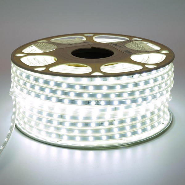 Светодиодная влагозащищенная лента Saffit 6W/m 60LED/m 2835SMD холодный белый 50М SST20 55245 Светодиодная влагозащищенная лента Saffit 6W/m 60LED/m 2835SMD холодный белый 50М SST20 55245