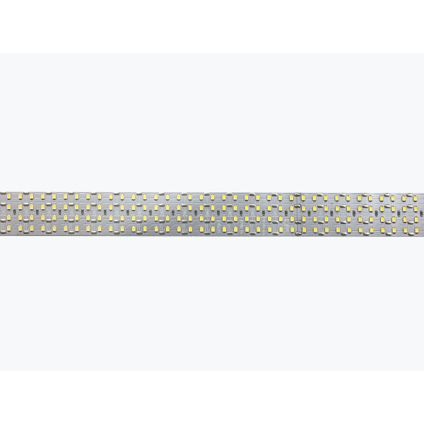 Светодиодная лента LEDS POWER четырехрядная 2835 448/м (47Вт/м) 24В холодная, серия ПРО200 009124 Светодиодная лента LEDS POWER четырехрядная 2835 448/м (47Вт/м) 24В холодная, серия ПРО200 009124