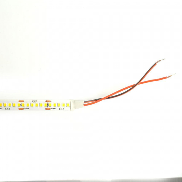 Светодиодная лента Feron 22W/m 240LED/m 2835SMD холодный белый 5М LS503 48831 Светодиодная лента Feron 22W/m 240LED/m 2835SMD холодный белый 5М LS503 48831