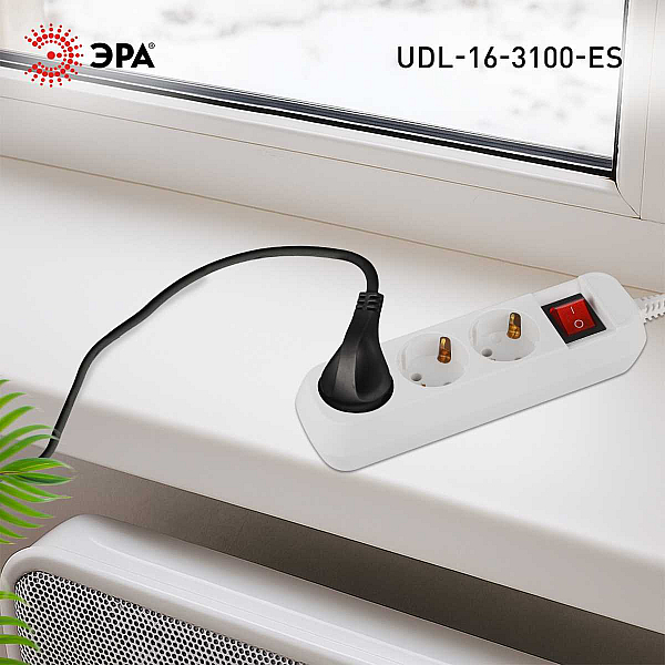Удлинитель электрический ЭРА UDL-16-3100-ES Greenline 3 розетки с заземлением с выключателем 10м ПВС 3x1мм2 Б0065040