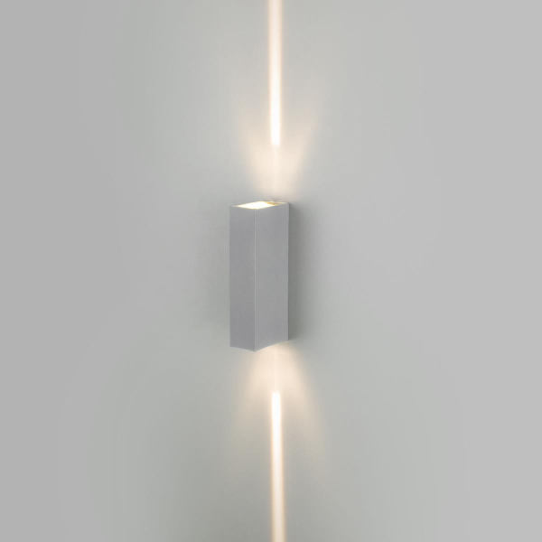 Уличный настенный светодиодный светильник Elektrostandard Blaze 35136/W серый a057051