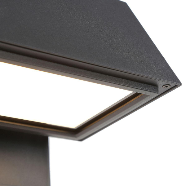 Уличный настенный светодиодный светильник Favourite Trapezium 4300-1W Уличный настенный светодиодный светильник Favourite Trapezium 4300-1W