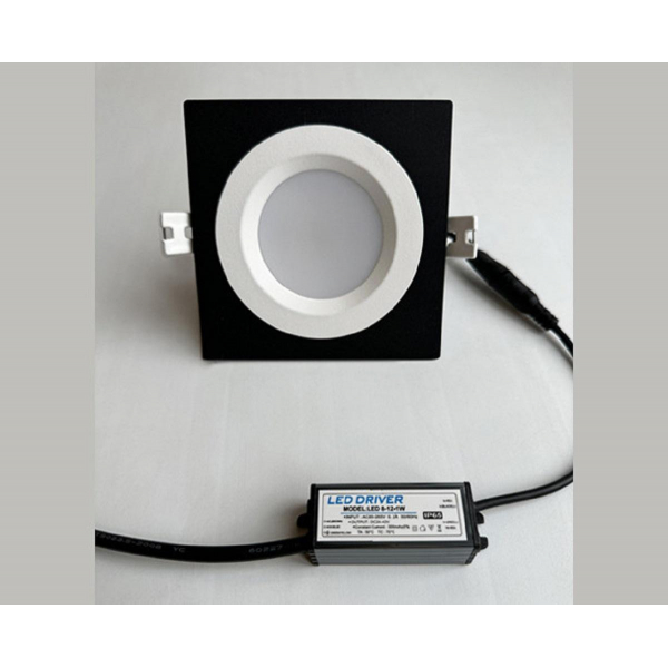 Встраиваемый светодиодный светильник Italline IT08-8018 white 4000K Встраиваемый светодиодный светильник Italline IT08-8018 white 4000K
