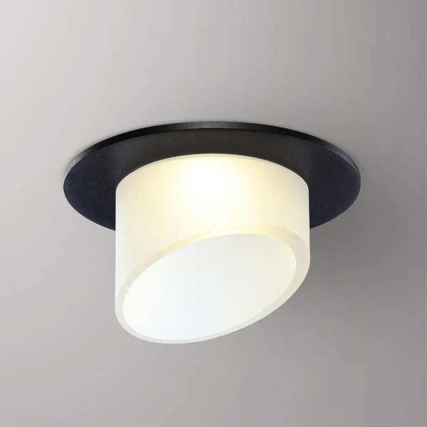Встраиваемый светильник Novotech Spot Lirio 370896 Встраиваемый светильник Novotech Spot Lirio 370896